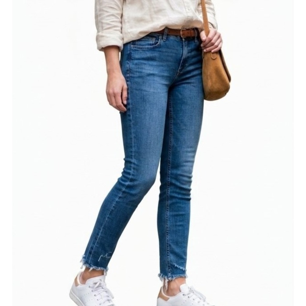 BANANA REPUBLIC PETITE Denim MID-RISE SLIM FIT Frayed Hem MID-WASH Jeans 6/28 P